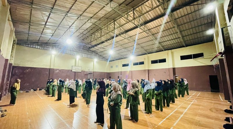 70 Siswi SMP-SMA Azizia dan Pondok Al Fatah Ikuti Latihan Rutin ASAD