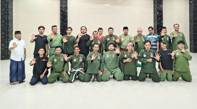 ASAD Gunung Anyar Rutin Gelar Latihan, Diikuti Remaja hingga Lansia